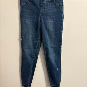 Spanx Distressed Ankle Skinny Jeans in Medium Wash Medium